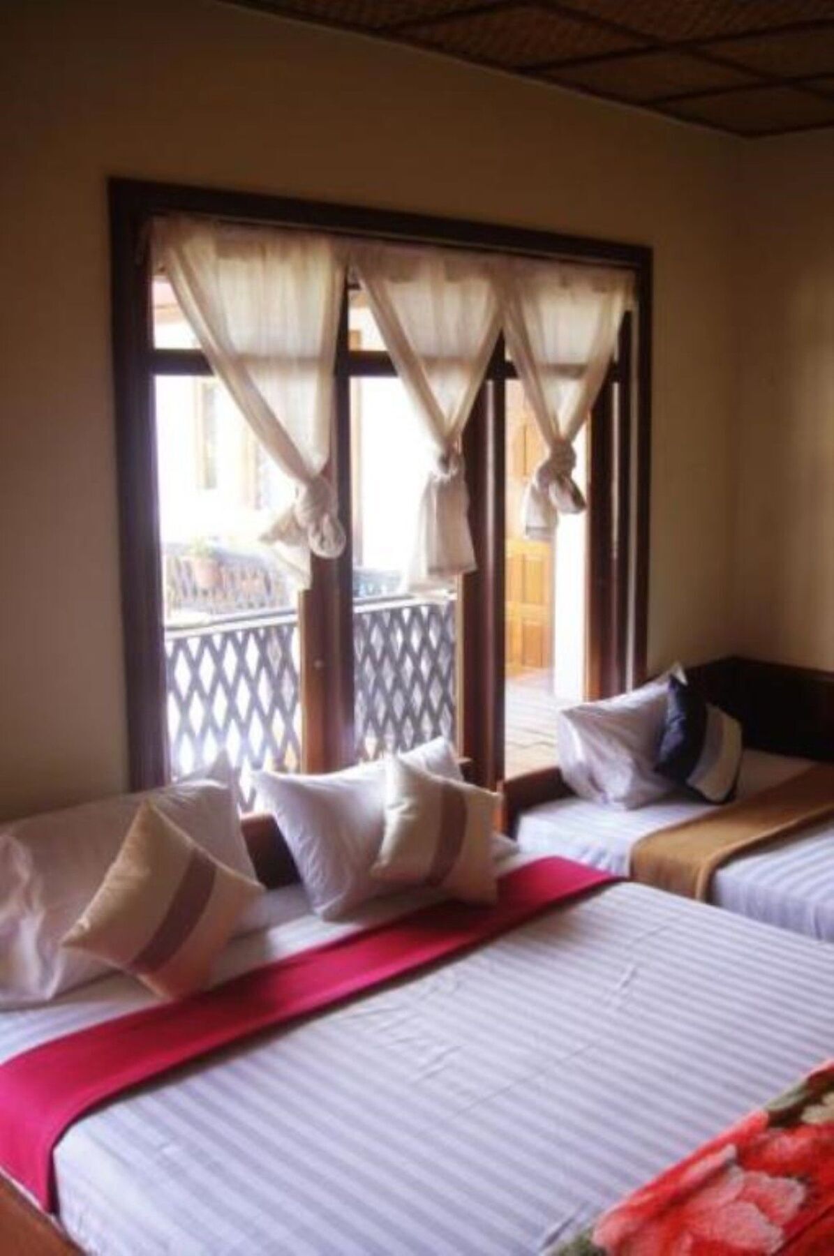 Three Seasons Inn & Spa Nyaung Shwe Esterno foto